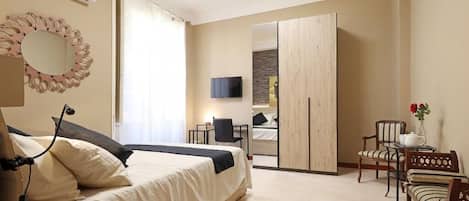Iron/ironing board, WiFi, bed sheets