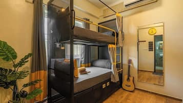 Bed in 4 Bed Mixed Dormitory | Free WiFi