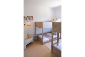 Ferros/tábuas de passar roupa, Wi-Fi, roupa de cama