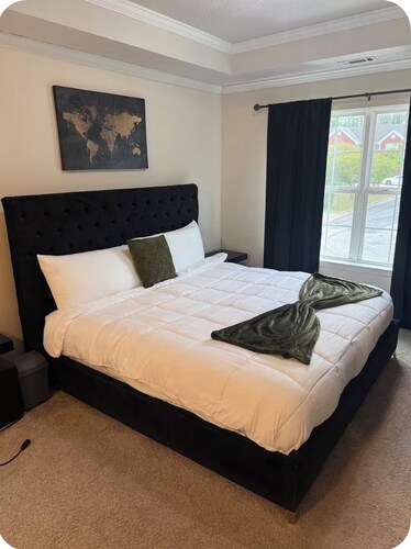 Modern ATL Stay 2BR 2BA Near Downtown W/ theater