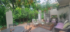Lily Cottage | Terraza o patio