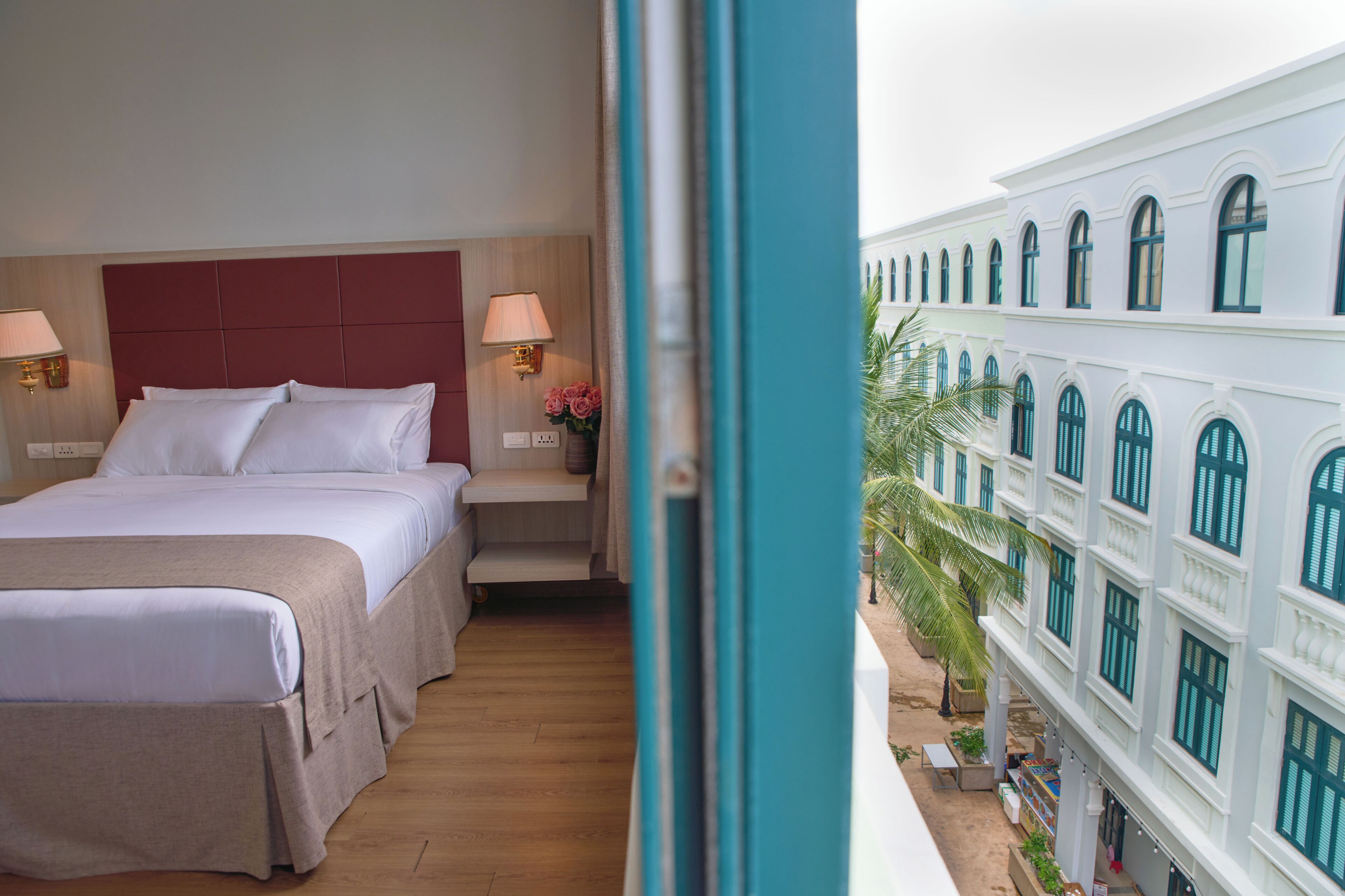 In-room safe, desk, laptop workspace, free WiFi
