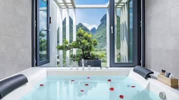 Chambre Panoramique, vue colline | Intérieur