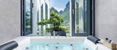 Panoramic Room, Hill View | Interior
