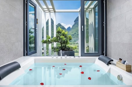 パノラミック ルーム ヒルビュー | 内装. Puyua Sky Pool Panoramic Resort