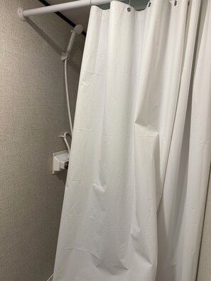 Dusche, Handtücher, Seife, Toilettenpapier