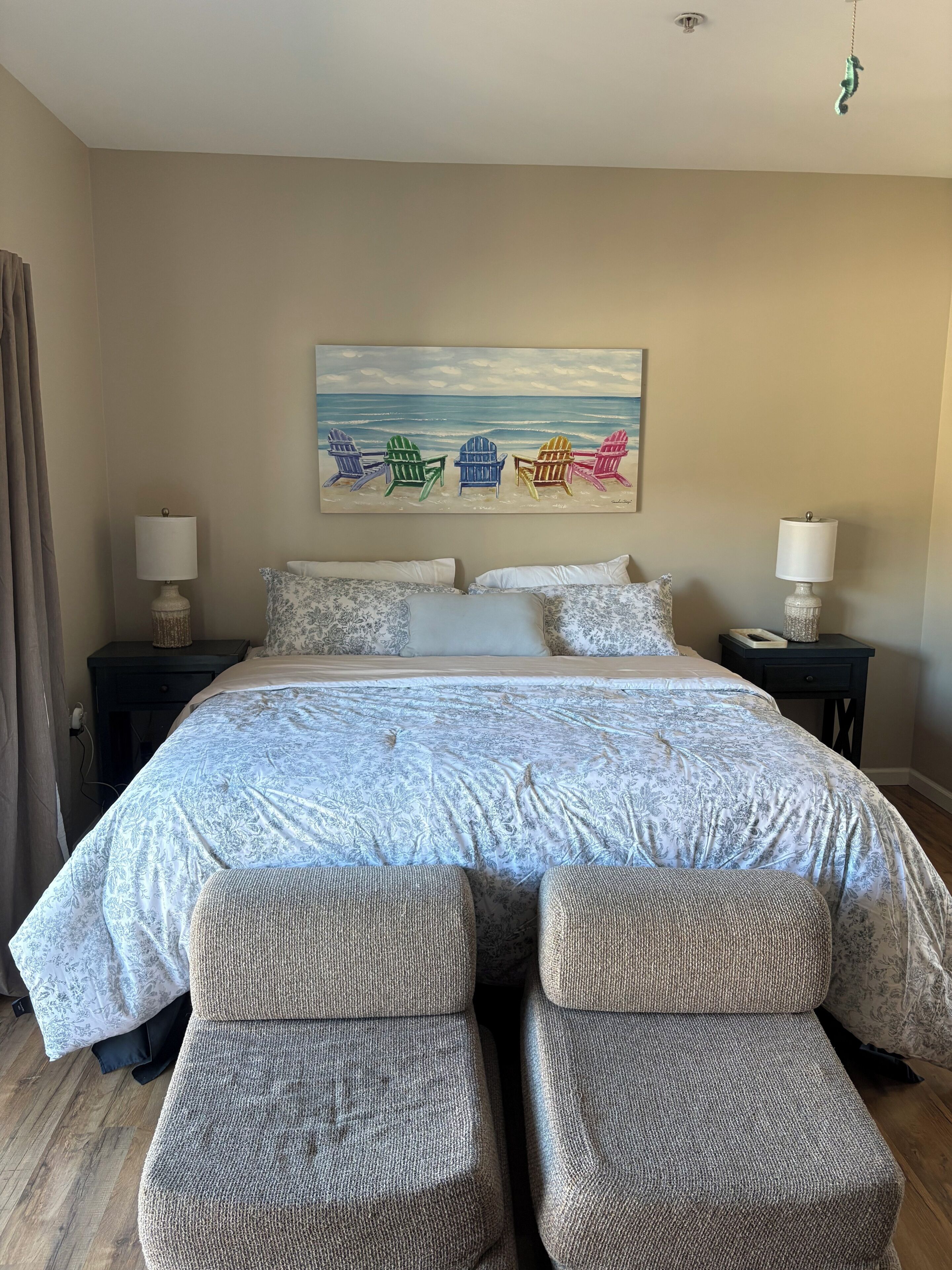 Iron/ironing board, Internet, bed sheets