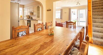 Host Stay Roseberry Avenue