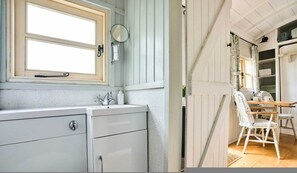 House | 1 bedroom, Internet - Host Stay Shepherds Delight (Harleston)
