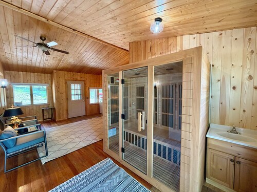 Cabin on Crystal Lake with Private Dock, New Sauna