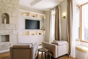 Smart TV - Elegant Medieval Residence with Panoramic Views, Saint-Paul-de-Vence (Saint-Paul-de-Vence)