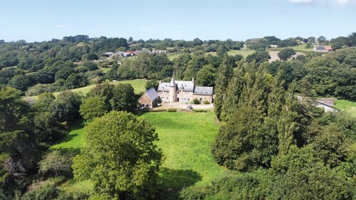 Loue appartement dans petit manoir breton