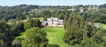 Rent apartment in small Breton manor house