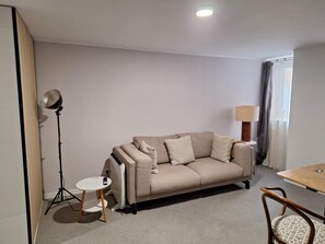 Living area - Vrbo Property (Setúbal)