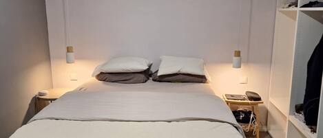 WiFi, bed sheets