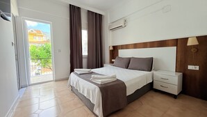 Ảnh chưa phân loại, 2 trong số 18 ảnh, nút