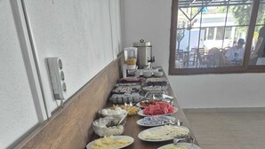 Ảnh chưa phân loại, 3 trong số 18 ảnh, nút
