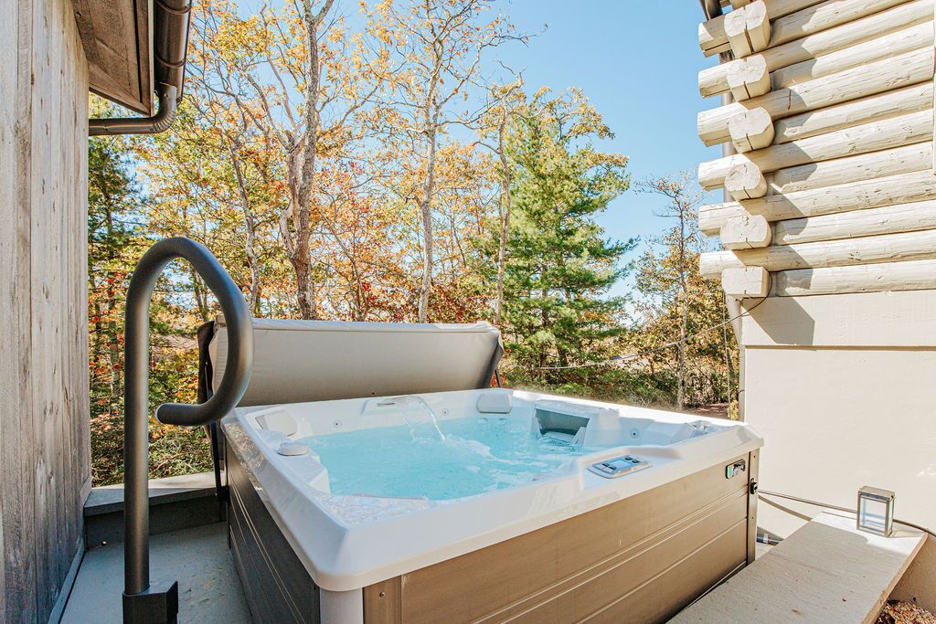 House, Private Bathroom (Art & Soul) | Outdoor spa tub