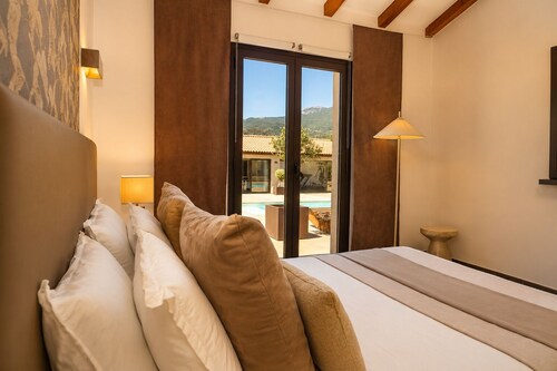 Villa with top-of-the-range amenities Swimming pool and fitness room