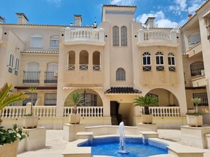 Exterior -  APARTMENT NEXT TO THE BEACH A/C  ROOF TERRACE WIFI UK TV SPANISH (Torrevieja)