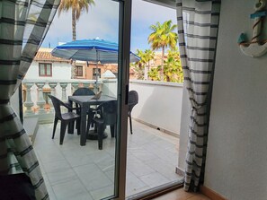 Outdoor dining -  APARTMENT NEXT TO THE BEACH A/C  ROOF TERRACE WIFI UK TV SPANISH (Torrevieja)