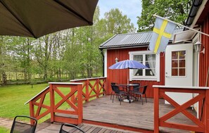 Outdoor dining - 1 bedroom awesome home in Tvärred (Tvärred)