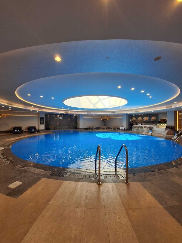 Pool - Luxury one-bed apartment in the heart of New Cairo, serviced by JW Marriott (Cairo Governorate)