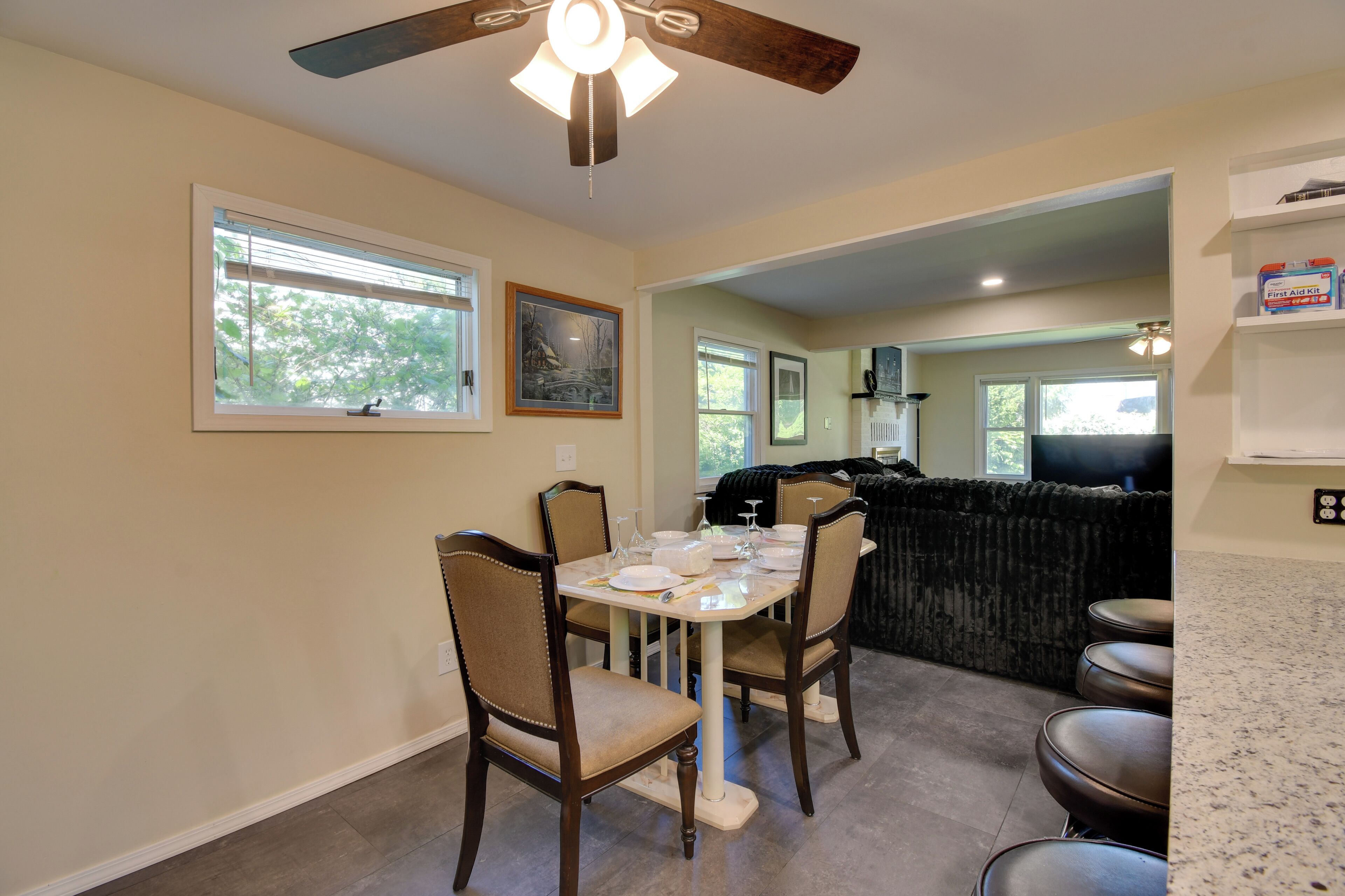 House (4 Bedrooms) | Interior