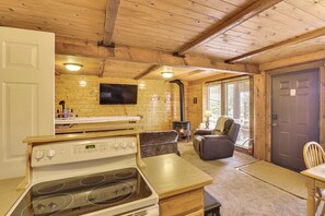 Interior - Hike, Fish & Ride Atvs! Forest-view Unit in Kamas (Evanston)