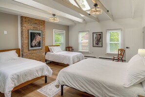 House (3 Bedrooms) | Interior - Horse Racing & Skiing in Greenwich: Dogs Welcome (Greenwich)
