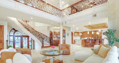Bayfront Villa w/ Million-dollar Views in Seabrook