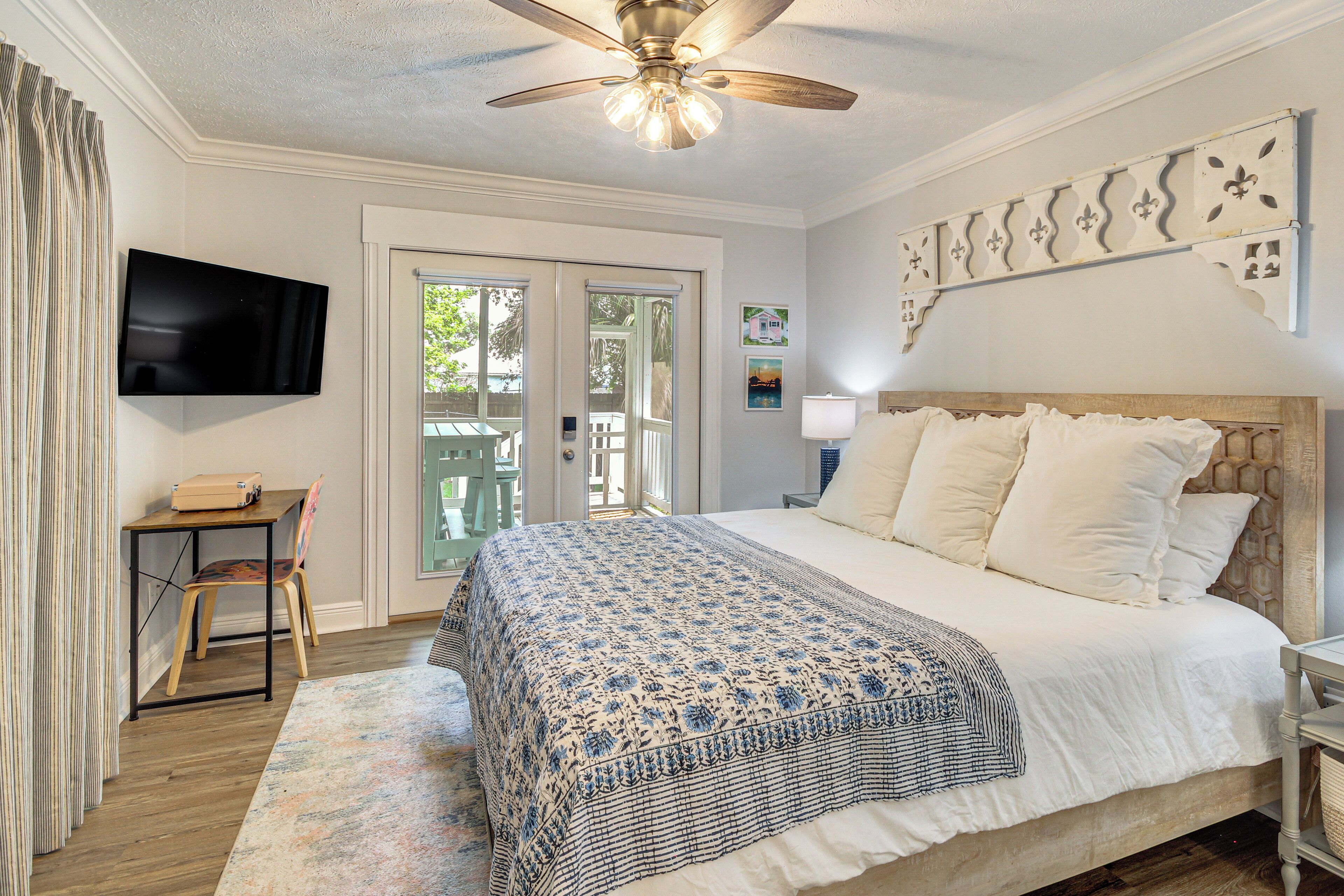 House (2 Bedrooms) | Interior