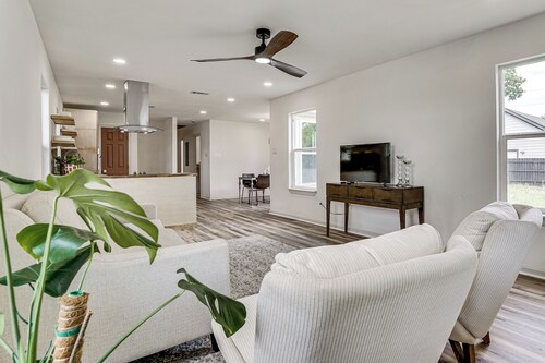 Updated Craftsman in Historic Southside Fort Worth