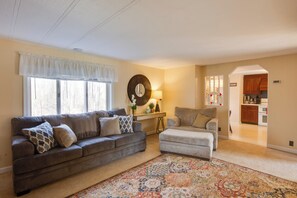 Interior - Steps to Chautauqua Lake! Mayville Haven w/ Patio (Mayville)