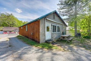 Interior - 12 Mi to Old Forge Pond! Group Basecamp w/ Grill (Forestport)