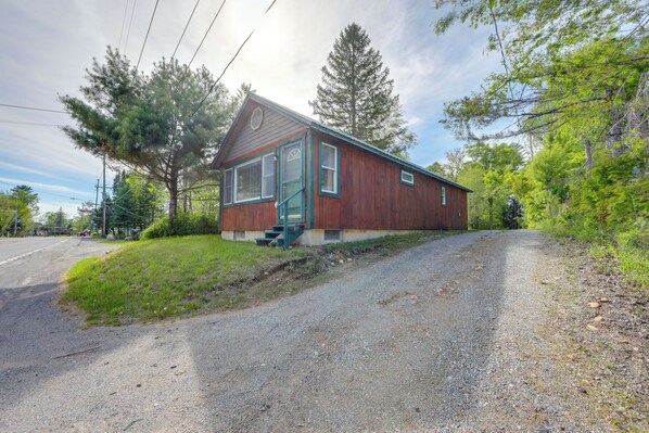 Interior - 12 Mi to Old Forge Pond! Group Basecamp w/ Grill (Forestport)