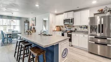 House (3 Bedrooms) | Interior