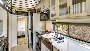 House (1 Bedroom) | Interior