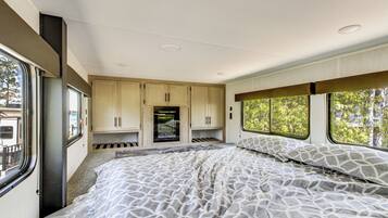 House (1 Bedroom) | Interior