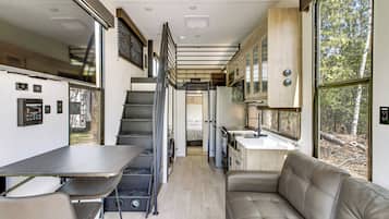 House (1 Bedroom) | Interior