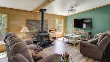 House (3 Bedrooms) | Front of property