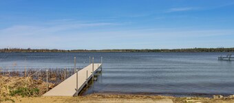 For Anglers & Boaters! Beachfront Gull Lake Cabin