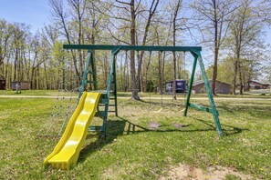 House (2 Bedrooms) | Interior - Gull Lake Escape: Cabin w/ Access to Dock, Beach (Tenstrike)