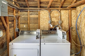 House (2 Bedrooms) | Interior - Gull Lake Escape: Cabin w/ Access to Dock, Beach (Tenstrike)