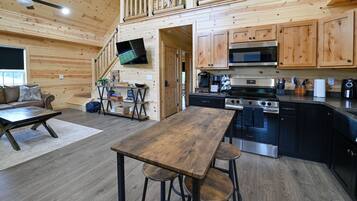 House (2 Bedrooms) | Interior