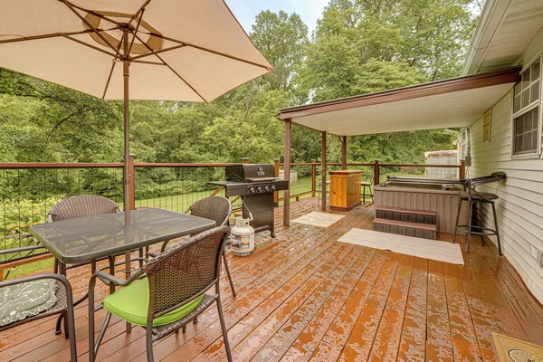 Walk To Town: Fayetteville Retreat W/ Hot Tub! - West Virginia