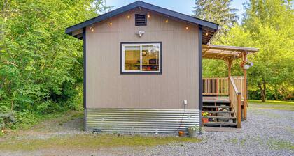 Pet-friendly Quaint Cottage: Park-like Setting