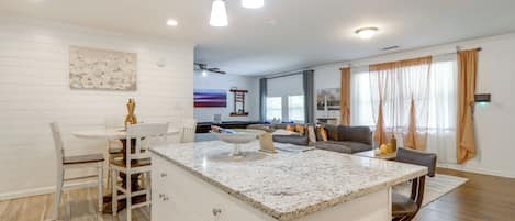 House (4 Bedrooms) | Interior