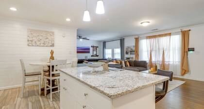 7 Mi to Atlanta Stadium! Spacious Group Retreat
