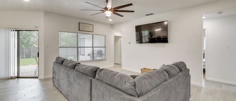 House (3 Bedrooms) | Front of property